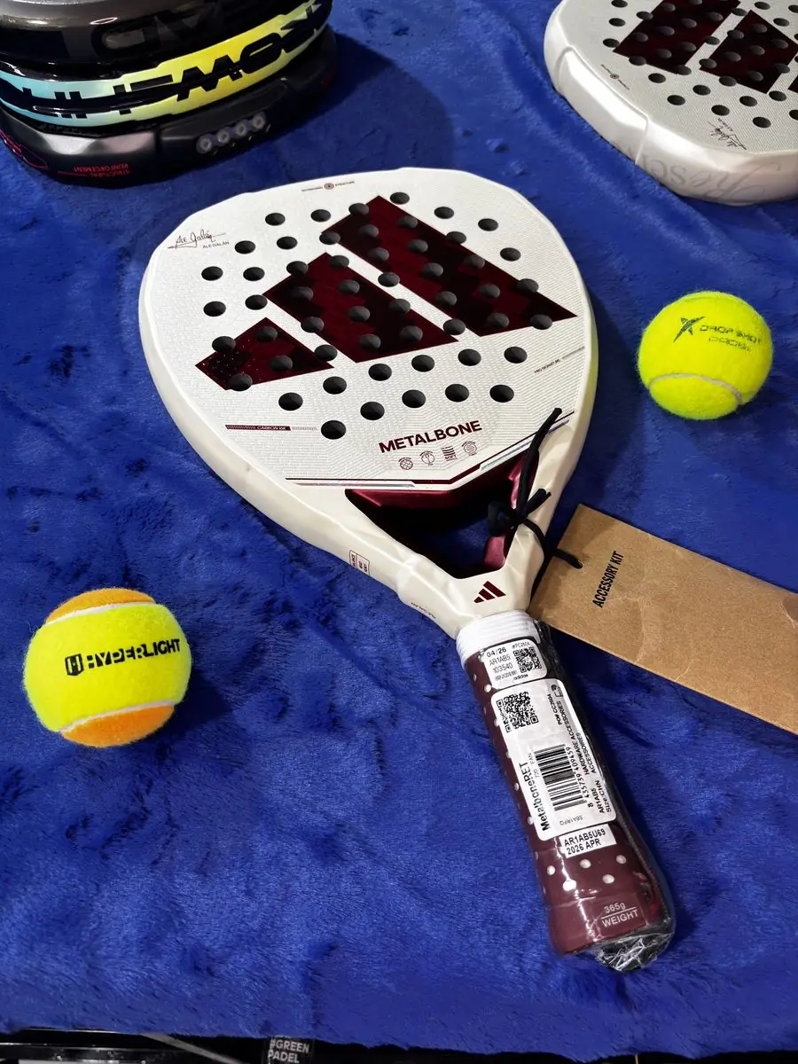 Foto: Raquete de padel Adidas Metalbone Reserve Branca nova