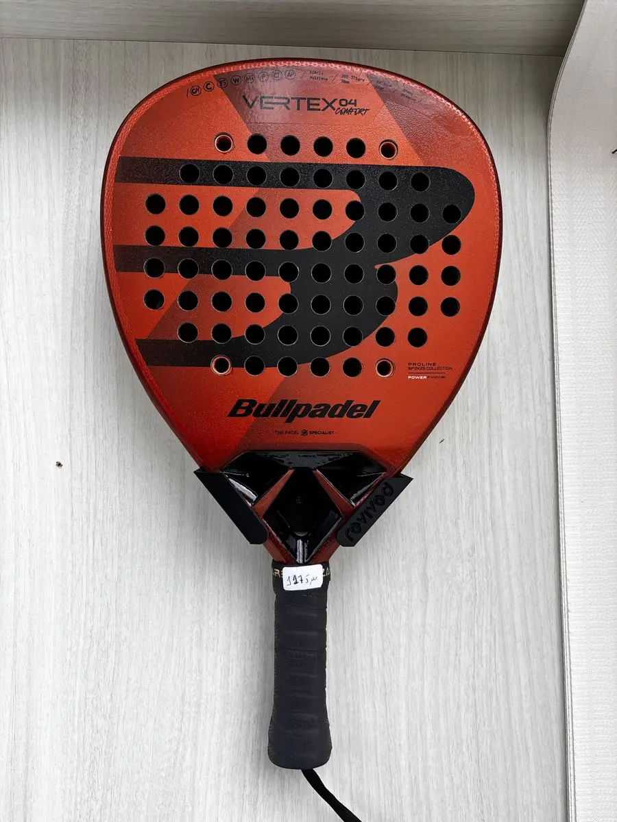 Foto: Raquete de padel Bullpadel Vertex 04 seminova