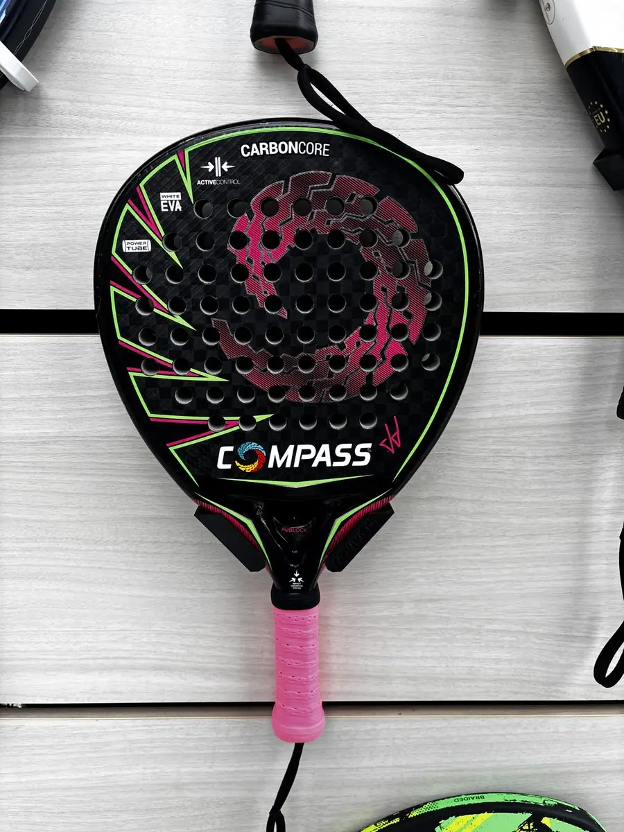 Foto: Raquete de padel Compass Carbon Core seminova