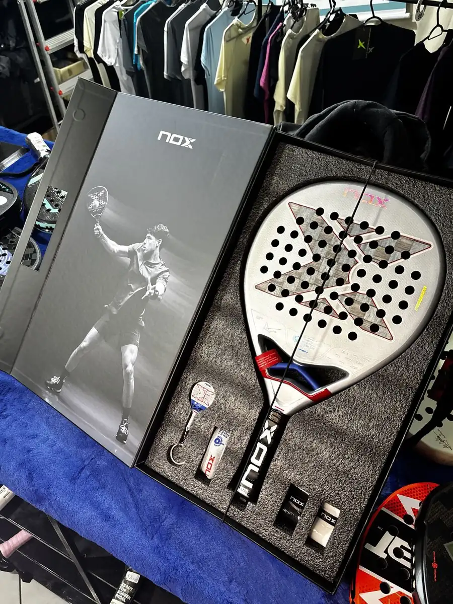 Foto: Kit raquete de padel Nox na Caixa Branca nova