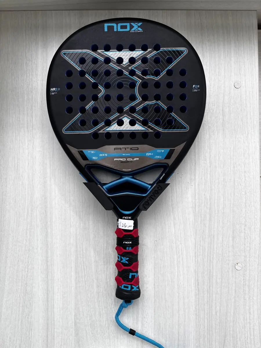 Foto: Raquete de padel Nox AT10 Azul seminova