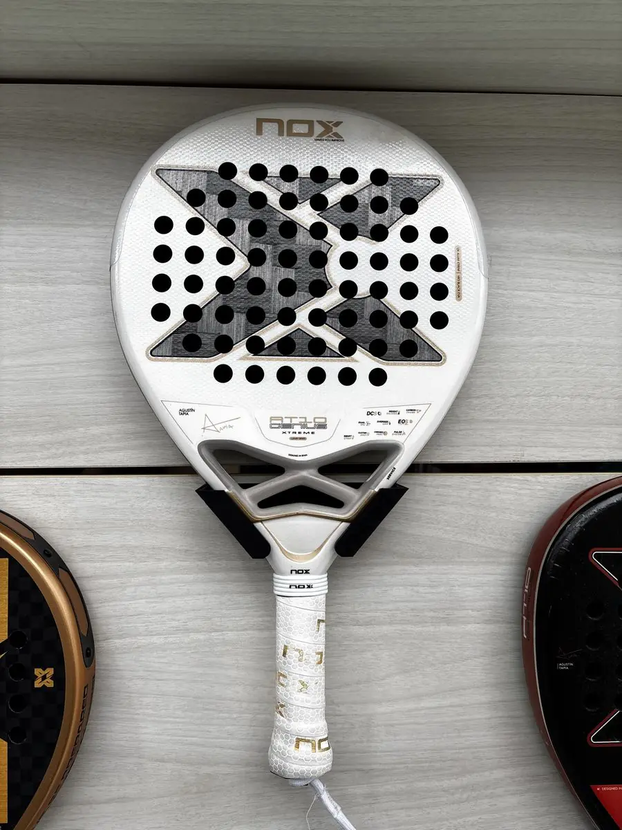 Foto: Raquete de padel Nox Luxury Xtreme Branca seminova