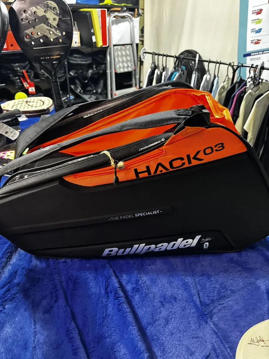 Foto: Raqueteira Bullpadel Hack 03